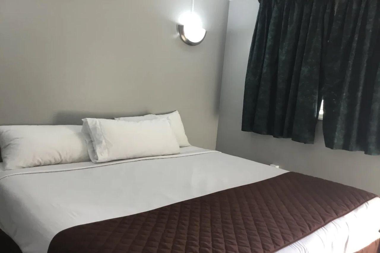 Americas Best Value Inn Avenel Woodbridge Eksteriør billede