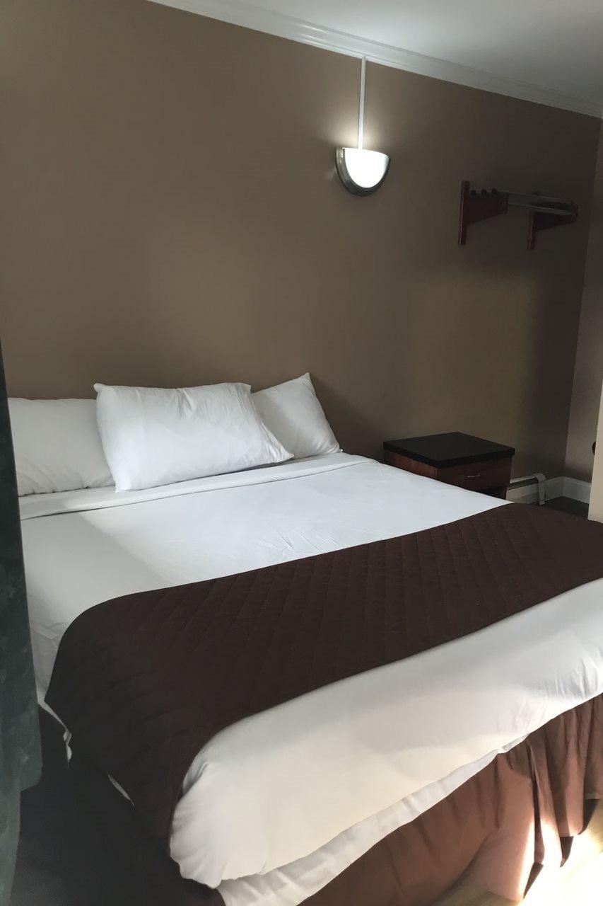 Americas Best Value Inn Avenel Woodbridge Eksteriør billede