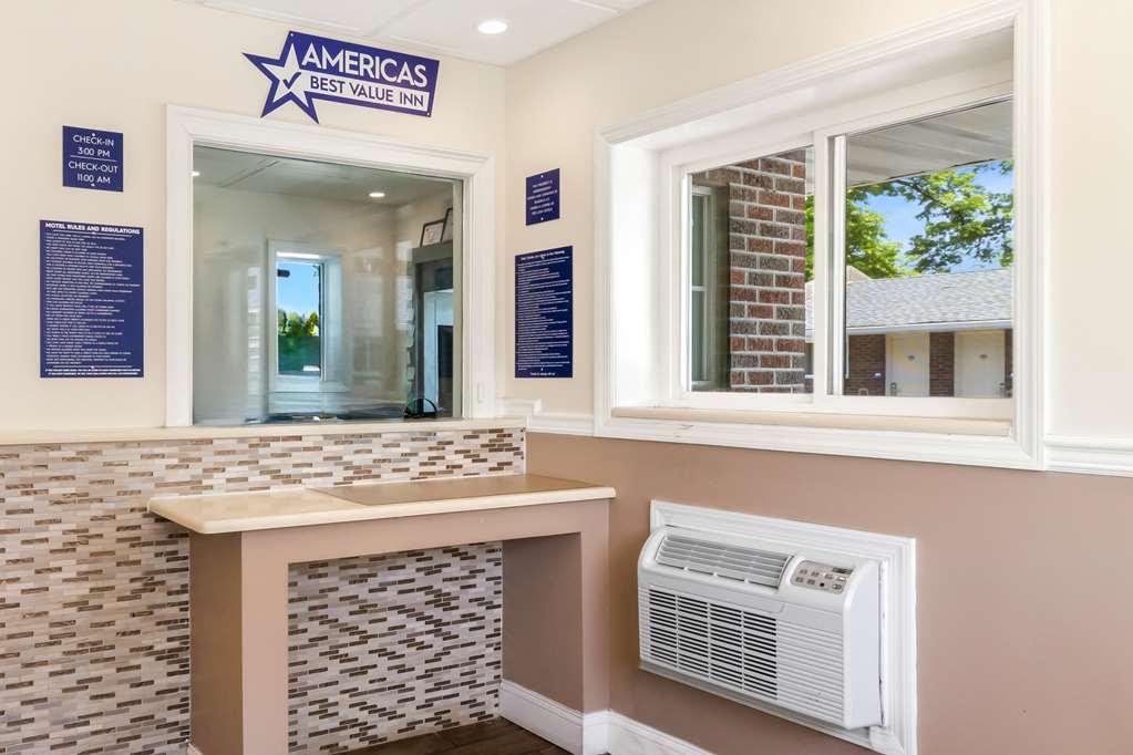 Americas Best Value Inn Avenel Woodbridge Interiør billede