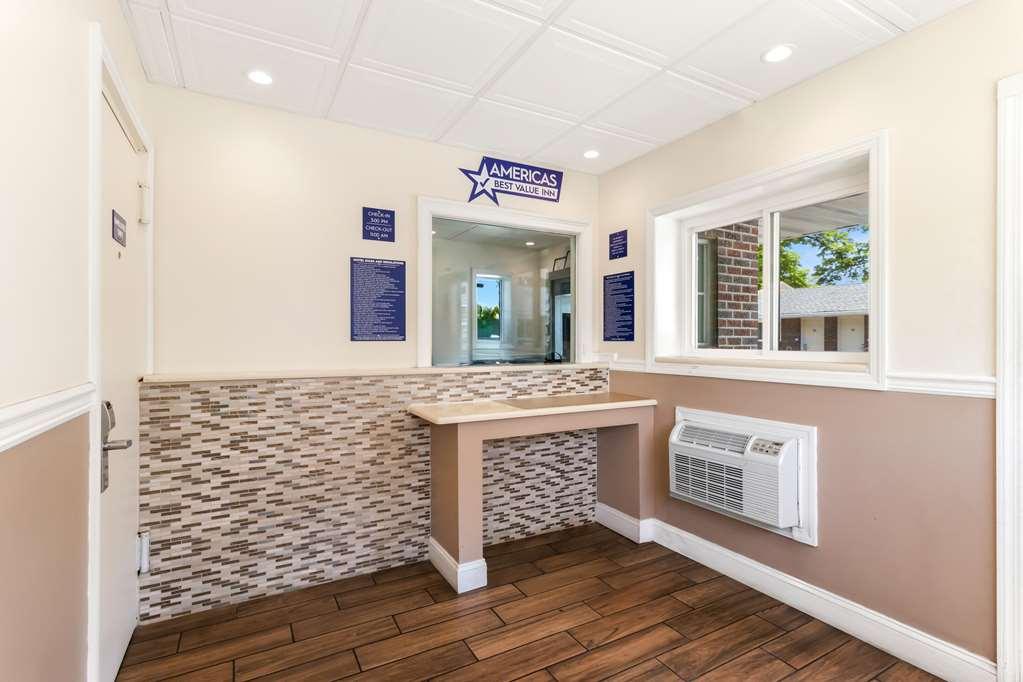 Americas Best Value Inn Avenel Woodbridge Interiør billede