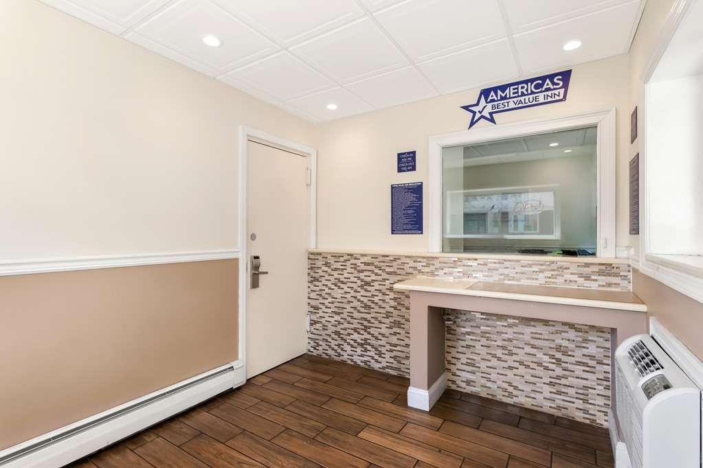 Americas Best Value Inn Avenel Woodbridge Interiør billede
