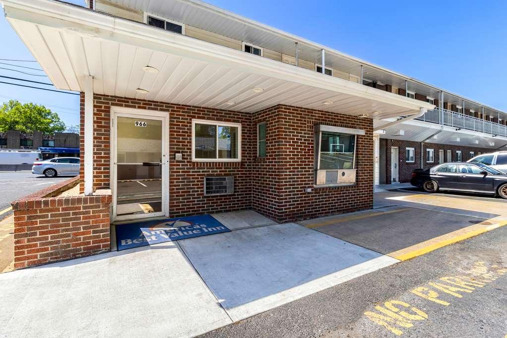 Americas Best Value Inn Avenel Woodbridge Eksteriør billede