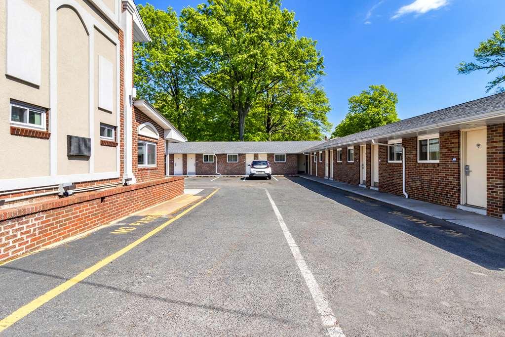 Americas Best Value Inn Avenel Woodbridge Eksteriør billede