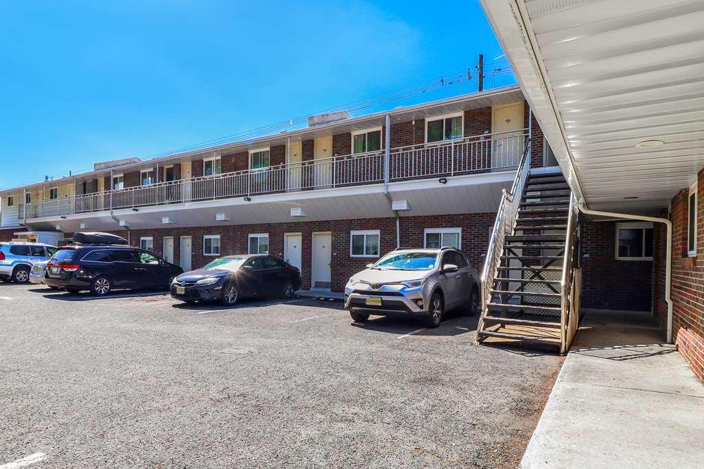 Americas Best Value Inn Avenel Woodbridge Eksteriør billede
