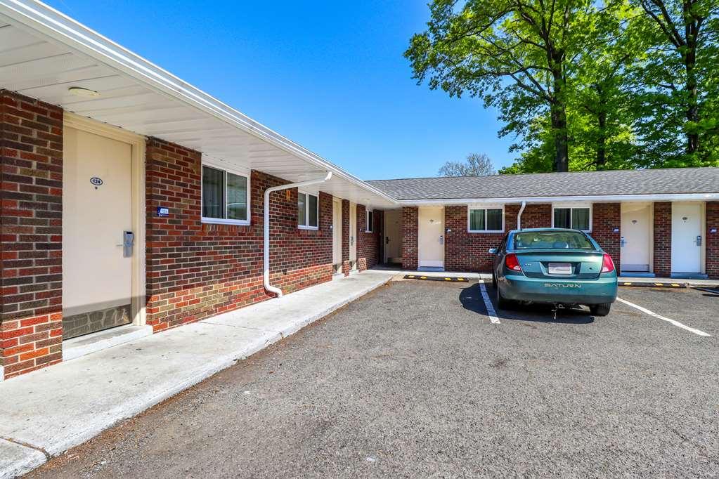 Americas Best Value Inn Avenel Woodbridge Eksteriør billede